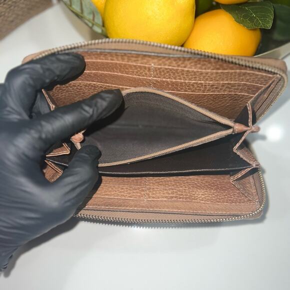Gucci Tan Leather Embossed Wallet - Picture 6 of 8